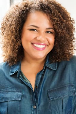 Eliana Reyes headshot