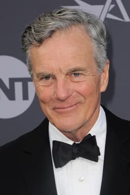 Nicholas Hammond headshot