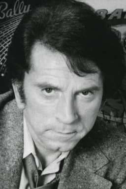 Gabriel Dell headshot