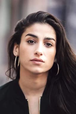 Carolina Yuste headshot