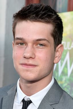 Liam James headshot
