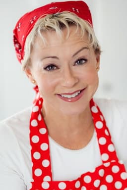 Debi Derryberry headshot