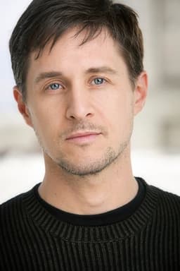 Yuri Lowenthal headshot