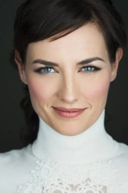 Erica Carroll headshot