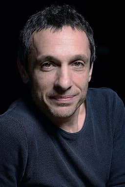 Pablo Derqui headshot