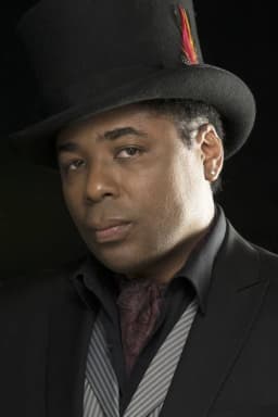 Chris Thomas King headshot