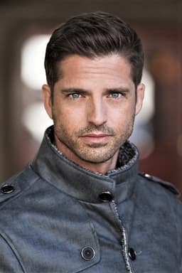 Scott Bailey headshot