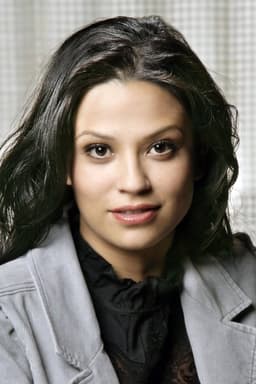Navi Rawat headshot