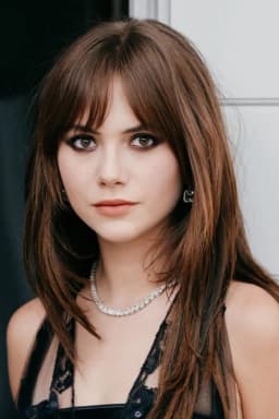 Emilia Jones headshot