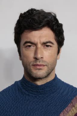 Javier Rey headshot