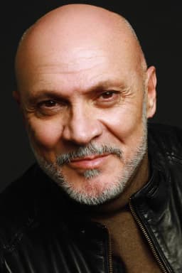 Juan Fernández headshot