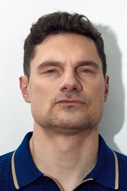 Flula Borg headshot