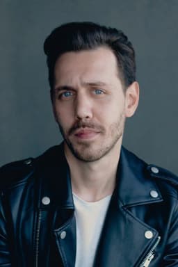 Constantin Symsiris headshot