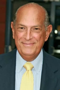 Oscar de la Renta headshot