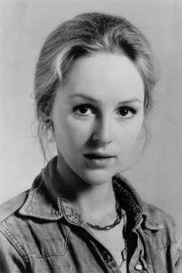 Bonnie Bedelia headshot