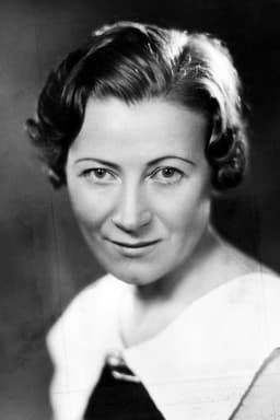 Edith Evanson headshot