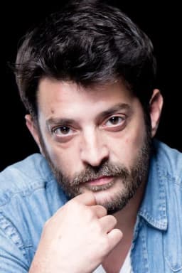 Pablo Rago headshot