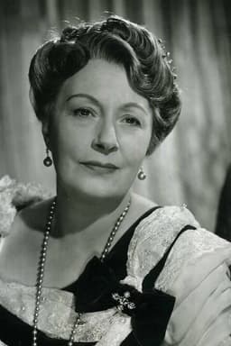 Olga Lindo headshot