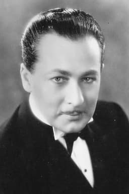 Leslie Perrins headshot