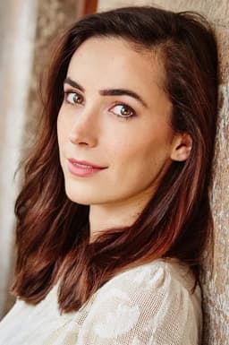 Geraldine Hakewill headshot