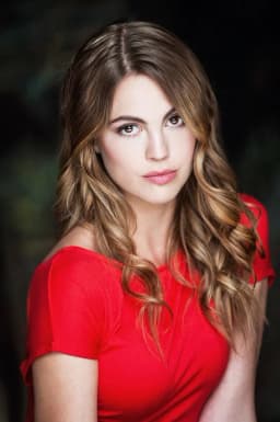 Holly DeJoseph headshot