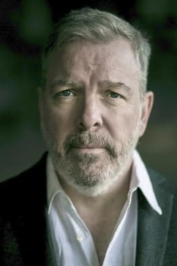 Lloyd Hutchinson headshot