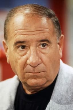 Alfredo Landa headshot