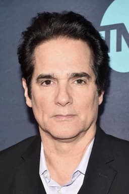 Yul Vazquez headshot