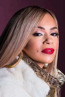Faith Evans headshot