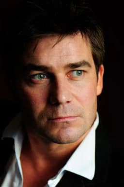 Thomas Scharff headshot