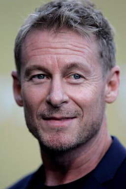 Richard Roxburgh headshot