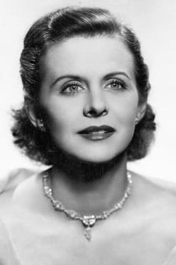 Isabel Dean headshot