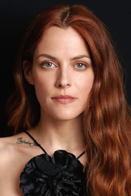Riley Keough headshot