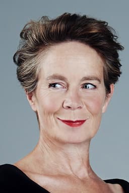 Celia Imrie headshot