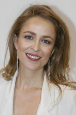 Silvia Abascal headshot