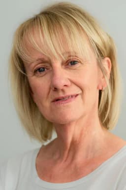 Victoria Alcock headshot