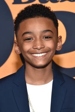 Carter Young headshot