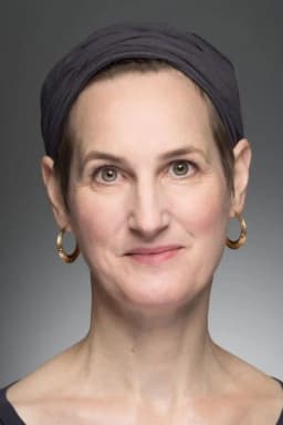 Sandy McDade headshot