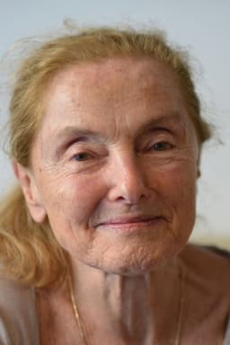 Erni Mangold headshot