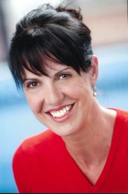 Deanne Degruijter headshot