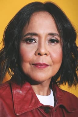 Dolly de Leon headshot