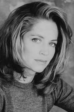 Finn Carter headshot
