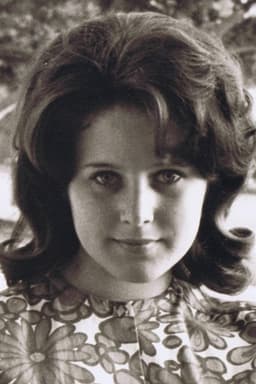 Lori Martin headshot
