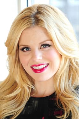 Megan Hilty headshot