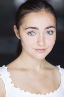 Rafiella Brooks headshot