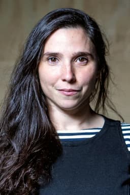 Laura Paredes headshot