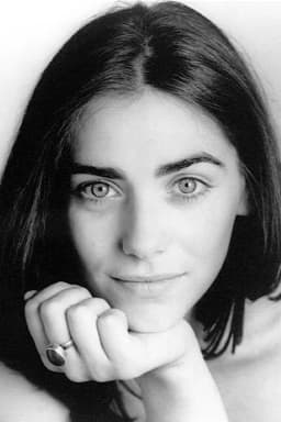 Neve McIntosh headshot