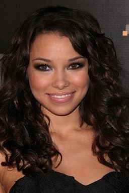 Jessica Parker Kennedy headshot