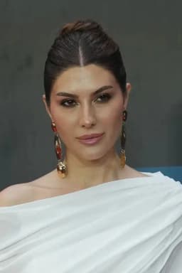Elnaaz Norouzi headshot