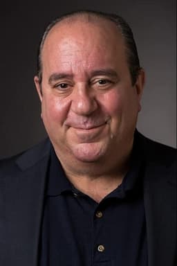 Louis Mustillo headshot